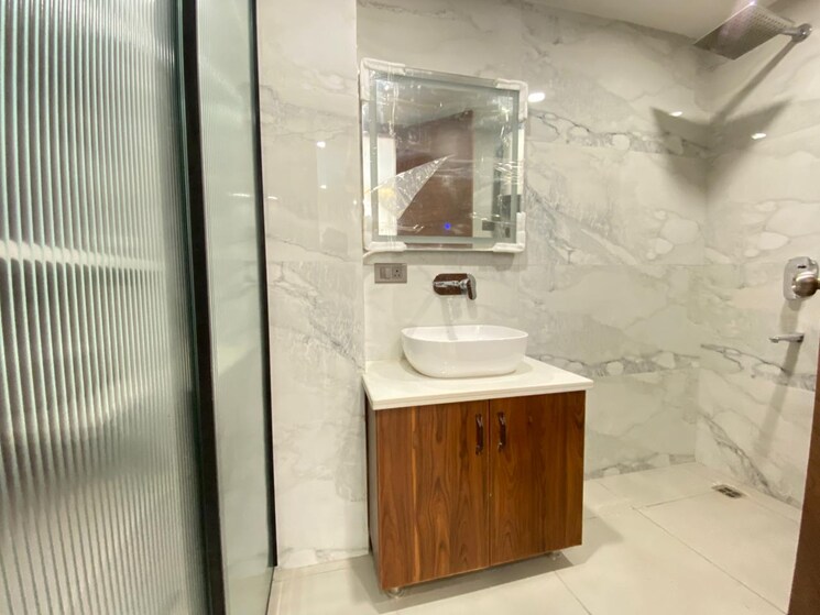 Bathroom, vasant kunj 4 Bedroom 1800 Sq.Ft. Builder Floor In Vasant Kunj Delhi 9153711