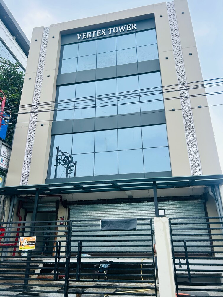 Cover Image, vibhuti khand Commercial Showroom 5000 Sq.Ft. In Vibhuti Khand Lucknow 9153736