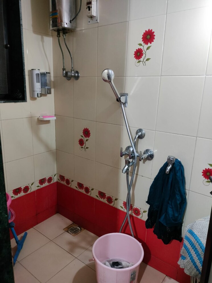 Bathroom, vrindavan-chs-thane-west 2 Bedroom 745 Sq.Ft. Apartment In Vrindavan Society Thane 9153670