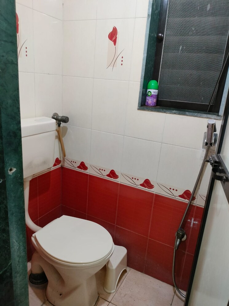 Bathroom, vrindavan-chs-thane-west 2 Bedroom 745 Sq.Ft. Apartment In Vrindavan Society Thane 9153670