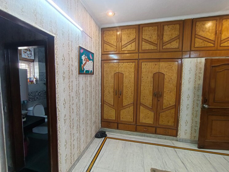 undefined, sector 31 3 Bedroom 250 Sq.Yd. Independent House In Sector 31 Gurgaon 9153701