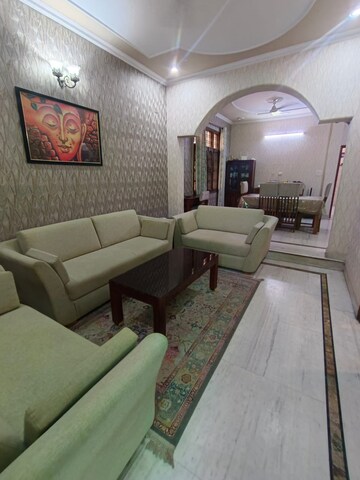Team Area in 3 BHK Independent House at Sector 31 – for Rent