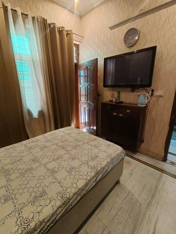 Bedroom in 3 BHK Independent House at Sector 31 – for Rent