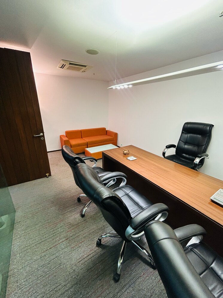 Team Area, shalimar-tower Commercial Office Space 2100 Sq.Ft. In Vibhuti Khand Lucknow 9153779