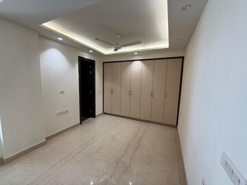 Room in 3 BHK Builder Floor at Greater Kailash I – for Rent