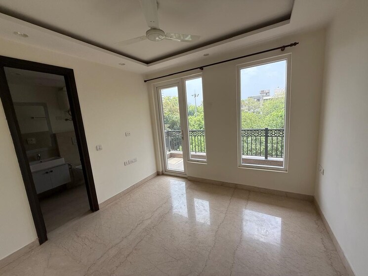 Room, greater kailash i 3 Bedroom 208 Sq.Yd. Builder Floor In Greater Kailash I Delhi 9153801