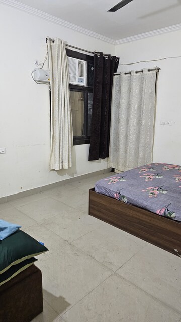 Bedroom in 3.5 BHK Apartment at Muzaffar Nagar Ghusval – for Rent