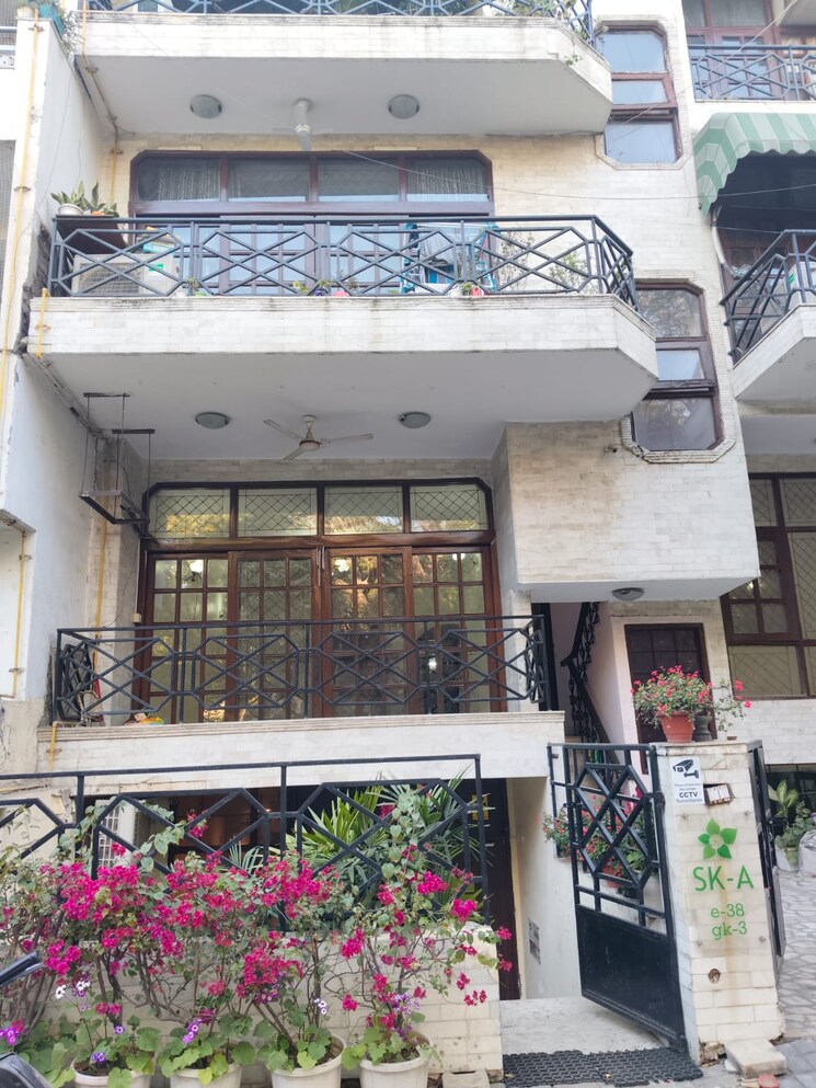 Exterior View, greater kailash part 3 3 Bedroom 217 Sq.Yd. Builder Floor In Greater Kailash Part 3 Delhi 9153837