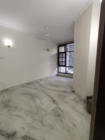 Room in 3 BHK Builder Floor at Greater Kailash Part 3 – for Rent