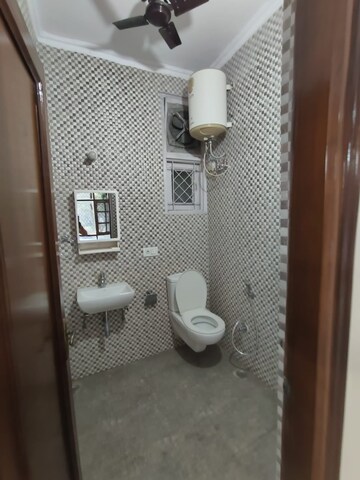 Bathroom in 3 BHK Builder Floor at Greater Kailash Part 3 – for Rent