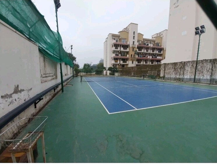 Swimming Pool, emaar-emerald-floors-premier 3.5 Bedroom 1680 Sq.Ft. Builder Floor In Sector 65 Gurgaon 9153864