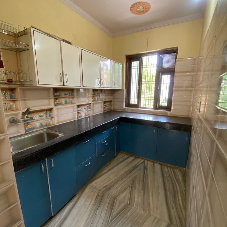 Kitchen, sector 21d 2.5 Bedroom 250 Sq.Yd. Independent House In Sector 21d Faridabad 9153933
