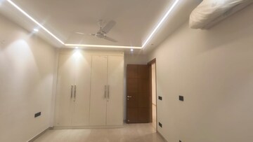 Building Lobby in 4 BHK Builder Floor at Navjeevan Vihar – for Rent