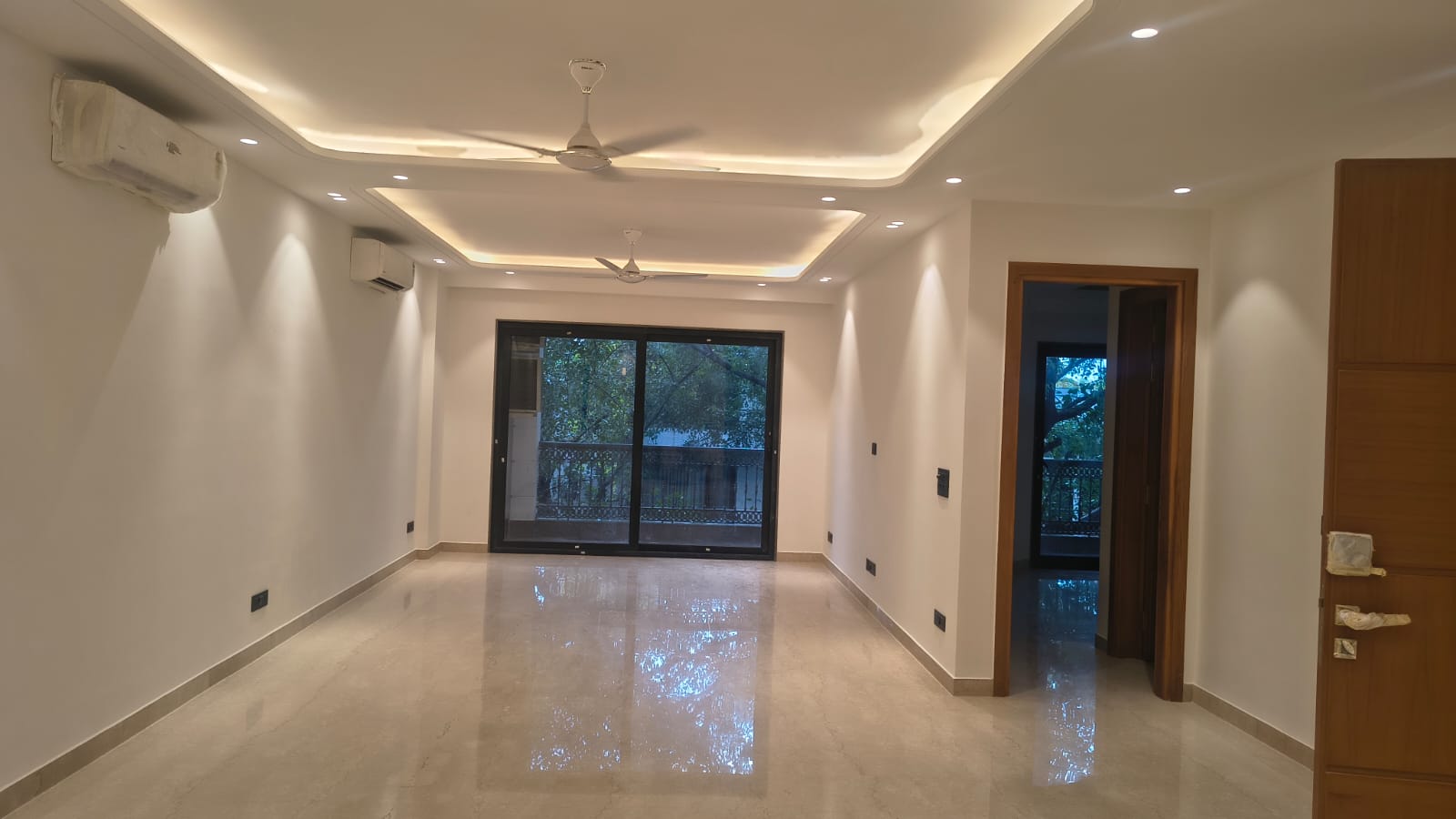 4 BHK + Servant Room Builder Floor For Rent in Navjeevan Vihar 