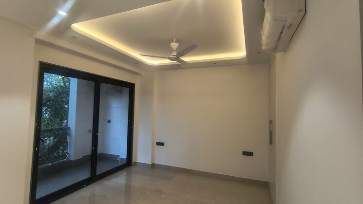 Room, navjeevan vihar 4 Bedroom 300 Sq.Yd. Builder Floor In Navjeevan Vihar Delhi 9153921