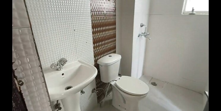 Bathroom, proview-officer-city 3 Bedroom 1341 Sq.Ft. Apartment In Raj Nagar Extension Ghaziabad 9153926