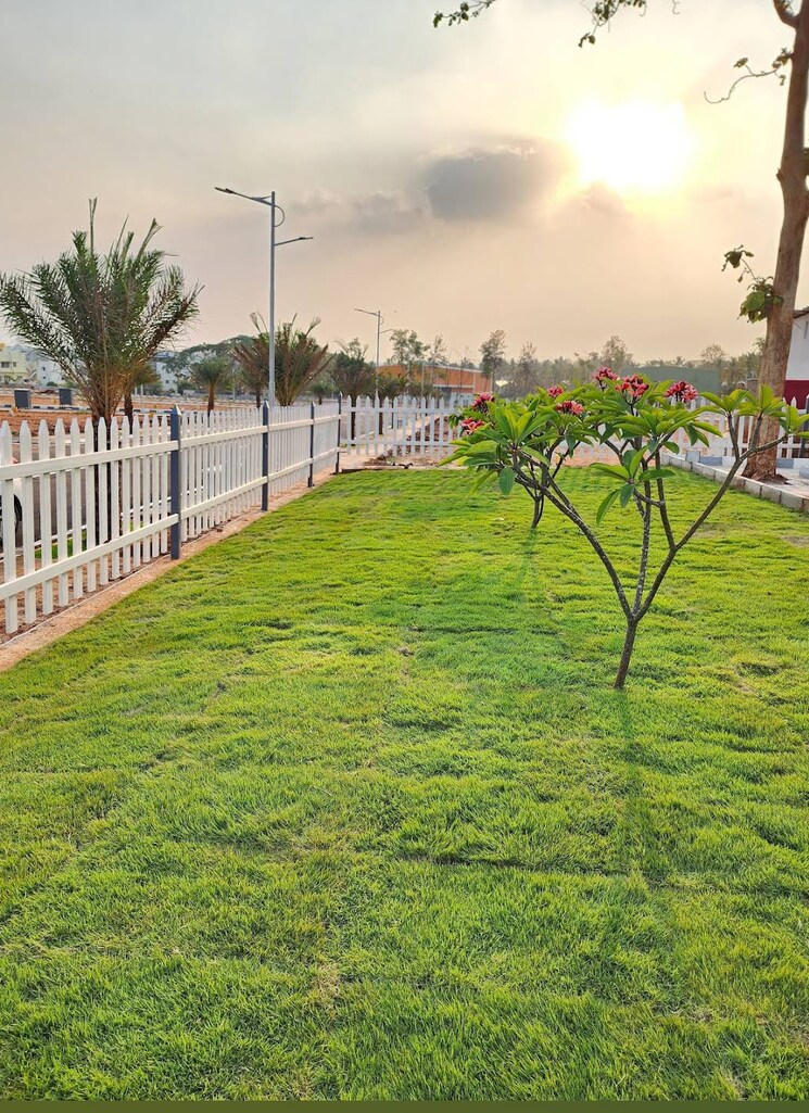 Garden, challaghatta  1200 Sq.Yd. Plot In Challaghatta Bangalore 9154030
