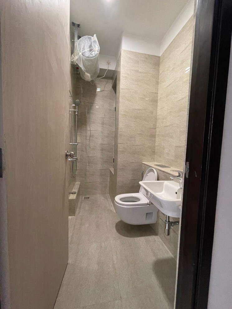 Bathroom, adani-ten-bkc 2 Bedroom 748 Sq.Ft. Apartment In Bandra East Mumbai 9154022