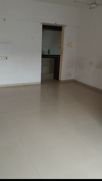 Room in 3 BHK Apartment at Puranik Zeneeth, Mulund West – for Rent