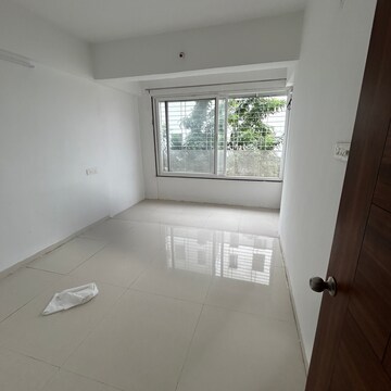 Room in 3 BHK Apartment at Savedi – for Rent
