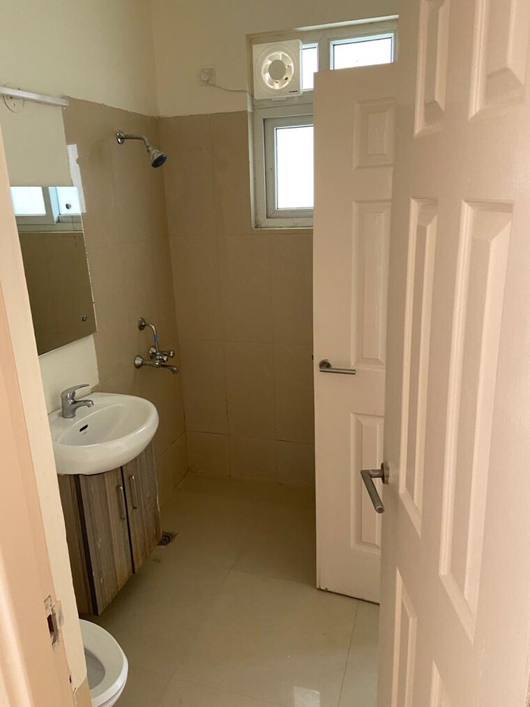 Bathroom, emaar-emerald-floors 3 Bedroom 1380 Sq.Ft. Builder Floor In Sector 65 Gurgaon 9154132