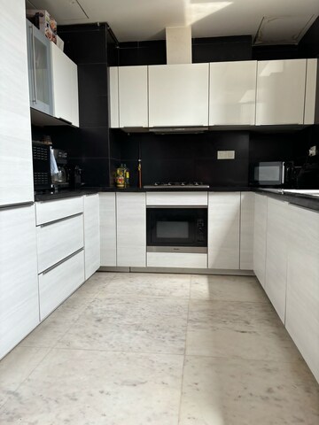 Kitchen in 4 BHK Apartment at M3M Latitude, Sector 65 – for Rent