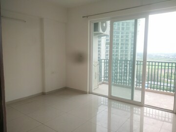 Room in 4 BHK Apartment at Sunworld Arista, Sector 168 – for Sale