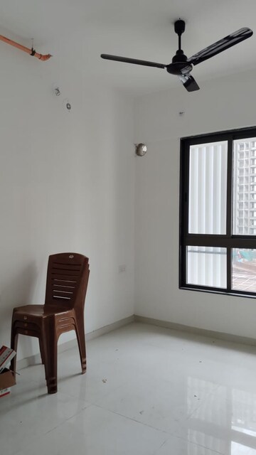 Room in 1.5 BHK Apartment at Runwal My City, Dombivli East – for Rent