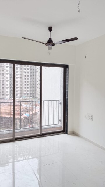 Room in 1.5 BHK Apartment at Runwal My City, Dombivli East – for Rent