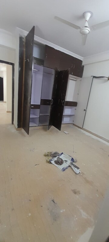 Living Room in 2 BHK Builder Floor at RWA Chittaranjan Park Block R, Chittaranjan Park – for Rent