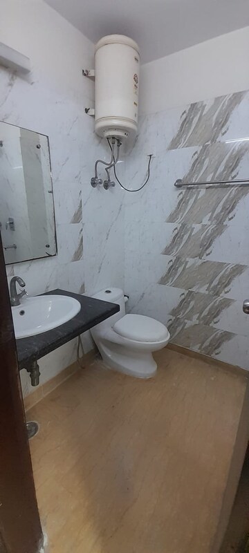Bathroom in 2 BHK Builder Floor at RWA Chittaranjan Park Block R, Chittaranjan Park – for Rent