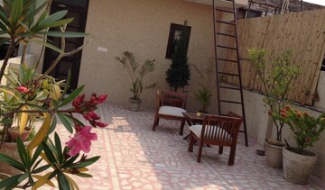  2 BHK Builder Floor at RWA Chittaranjan Park Block R, Chittaranjan Park – for Rent