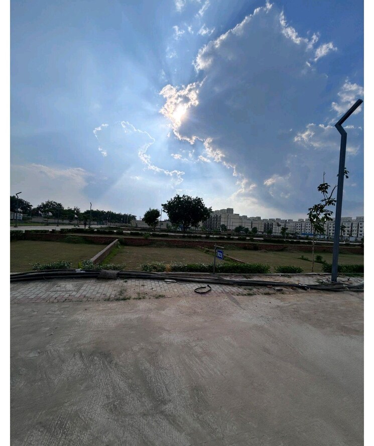 Garden, rof-normanton-park  151 Sq.Yd. Plot In Sohna Sector 36 Gurgaon 9154164