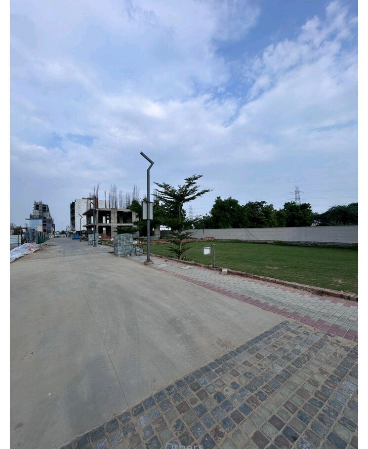 Garden, rof-normanton-park  151 Sq.Yd. Plot In Sohna Sector 36 Gurgaon 9154164