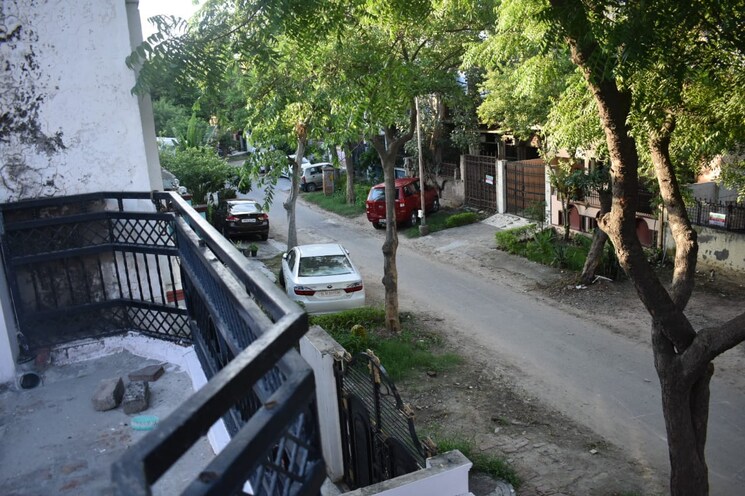 Balcony, sector swarn nagri 3 Bedroom 200 Sq.Mt. Independent House In Sector Swarn Nagri Greater Noida 9154153