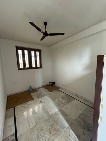Room in 2 BHK Independent House at Alpha 1 Greater Noida – for Rent