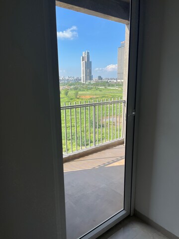 Balcony in 3 BHK Builder Floor at Smart World Orchard, Sector 61 – for Rent