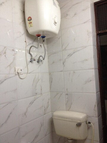 Bathroom in 1 RK Builder Floor at Lajpat Nagar I – for Rent