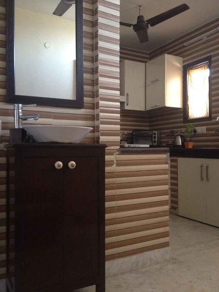 Kitchen, lajpat nagar i 1 RK 250 Sq.Ft. Builder Floor In Lajpat Nagar I Delhi 9154236