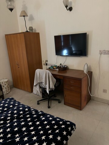 Master Bedroom in 2 BHK Builder Floor at Panchsheel Enclave – for Rent
