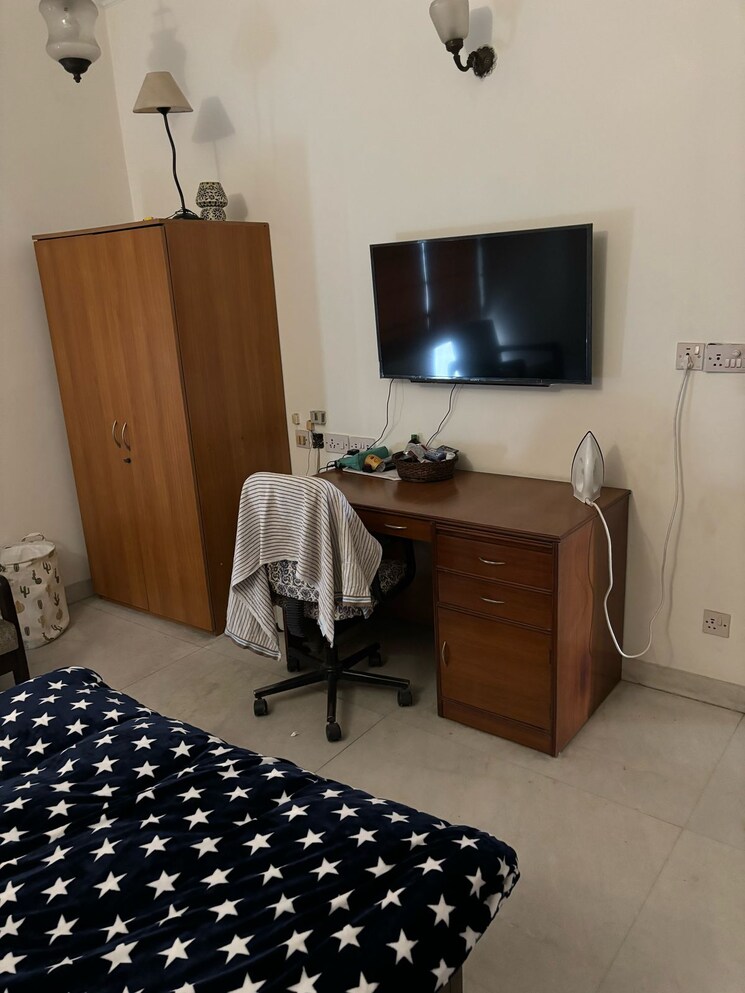 Master Bedroom, panchsheel enclave 2 Bedroom 200 Sq.Yd. Builder Floor In Panchsheel Enclave Delhi 9154285