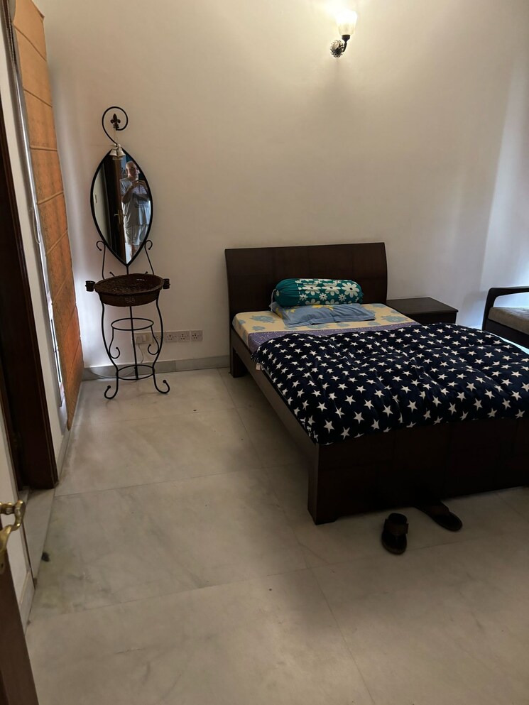 Bedroom, panchsheel enclave 2 Bedroom 200 Sq.Yd. Builder Floor In Panchsheel Enclave Delhi 9154285