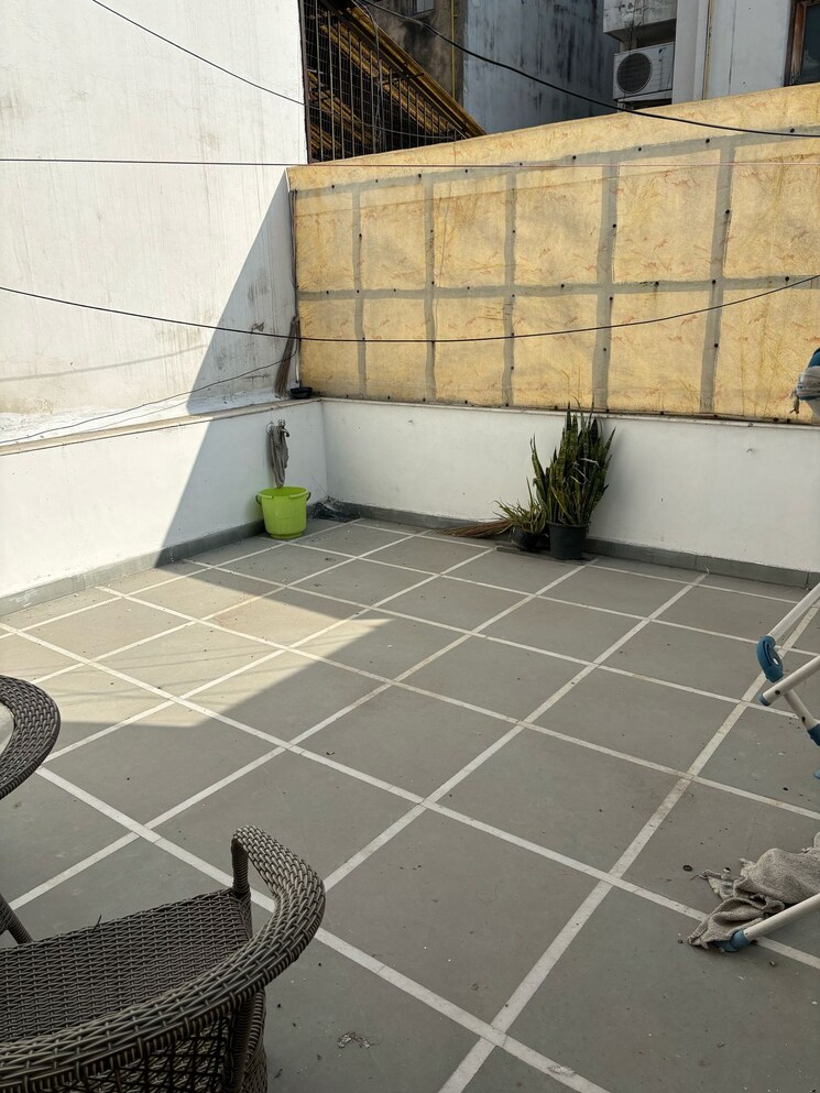 Bathroom, panchsheel enclave 2 Bedroom 200 Sq.Yd. Builder Floor In Panchsheel Enclave Delhi 9154285