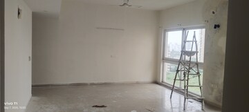 Room in 4 BHK Apartment at BPTP Mansions, Sector 66 – for Rent