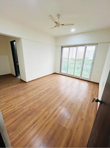 Room in 2.5 BHK Apartment at Kbj One, Goregaon West – for Rent
