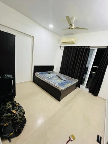 Bedroom in 2.5 BHK Apartment at Kbj One, Goregaon West – for Rent