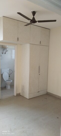 2 BHK + Pooja Room Apartment For Sale in Shree Vardhman Mantra