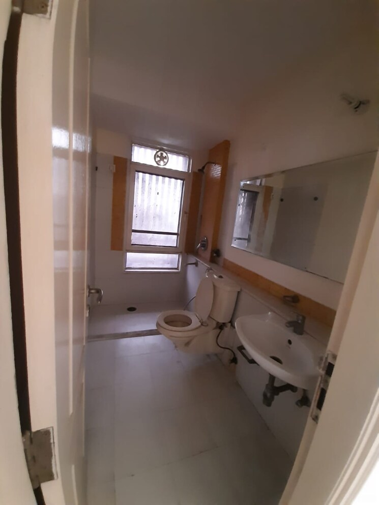 Bathroom, xu 1 greater noida 3 Bedroom 200 Sq.Mt. Independent House In Xu 1 Greater Noida Greater Noida 9154322