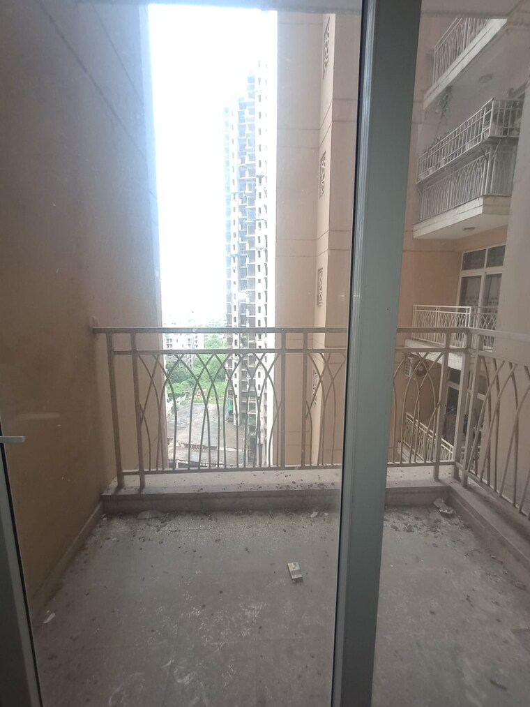 Balcony, mahagun-mywoods 2.5 Bedroom 1110 Sq.Ft. Apartment In Sector 16c Greater Noida Greater Noida 9154376