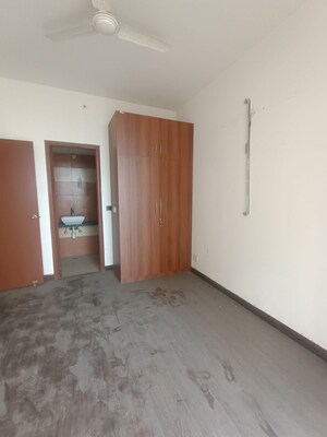 Room in 2.5 BHK Apartment at Mahagun Mywoods, Sector 16c Greater Noida – for Sale
